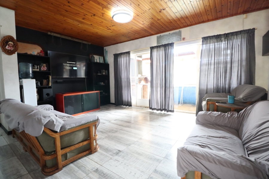 5 Bedroom Property for Sale in Kabega Park Eastern Cape